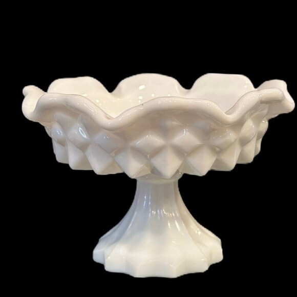 Westomoreland Round Milk‎ Glass Pedestal Small Bowl - Picture 1 of 5